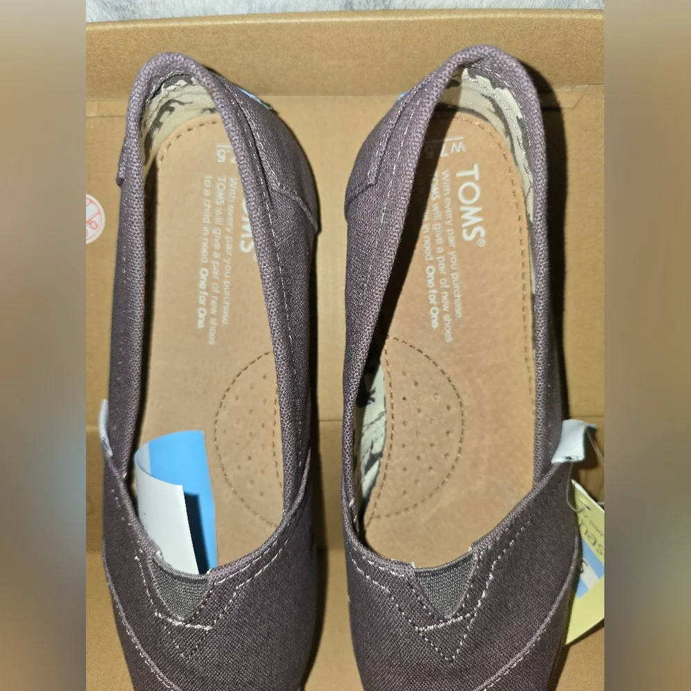 Toms nwb women